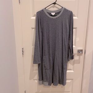 JJill Sweatshirt dress. Grey/Navy